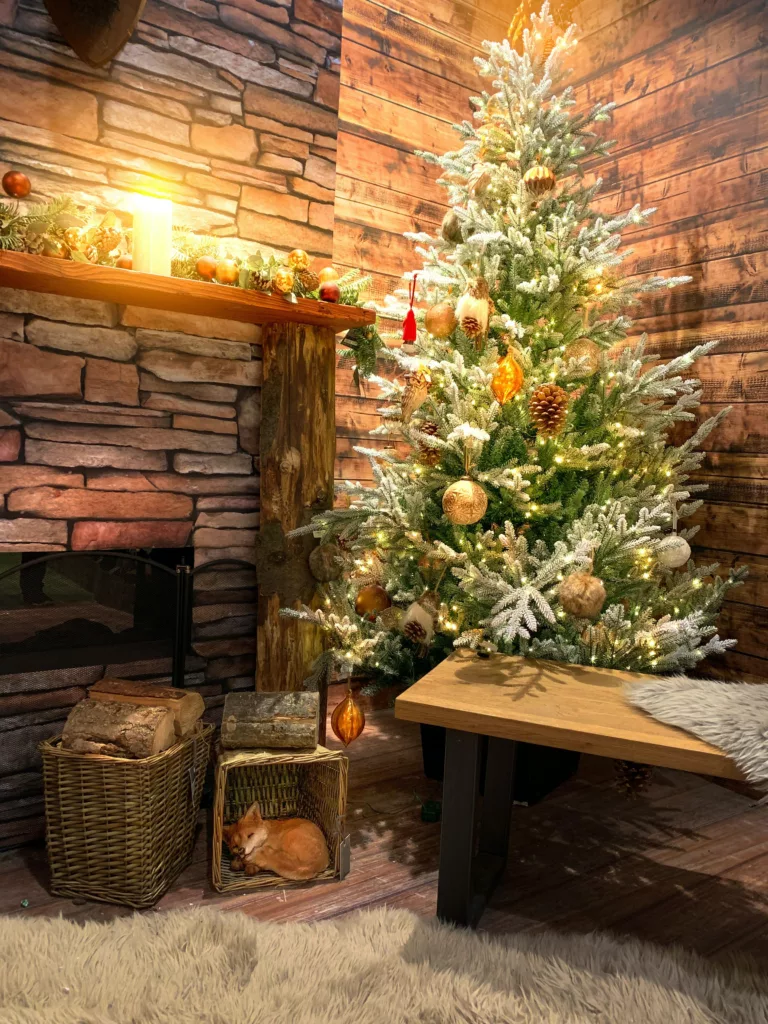 A Clean Cabin Christmas Nook With Christmas Tree - Ellijay House Cleaning